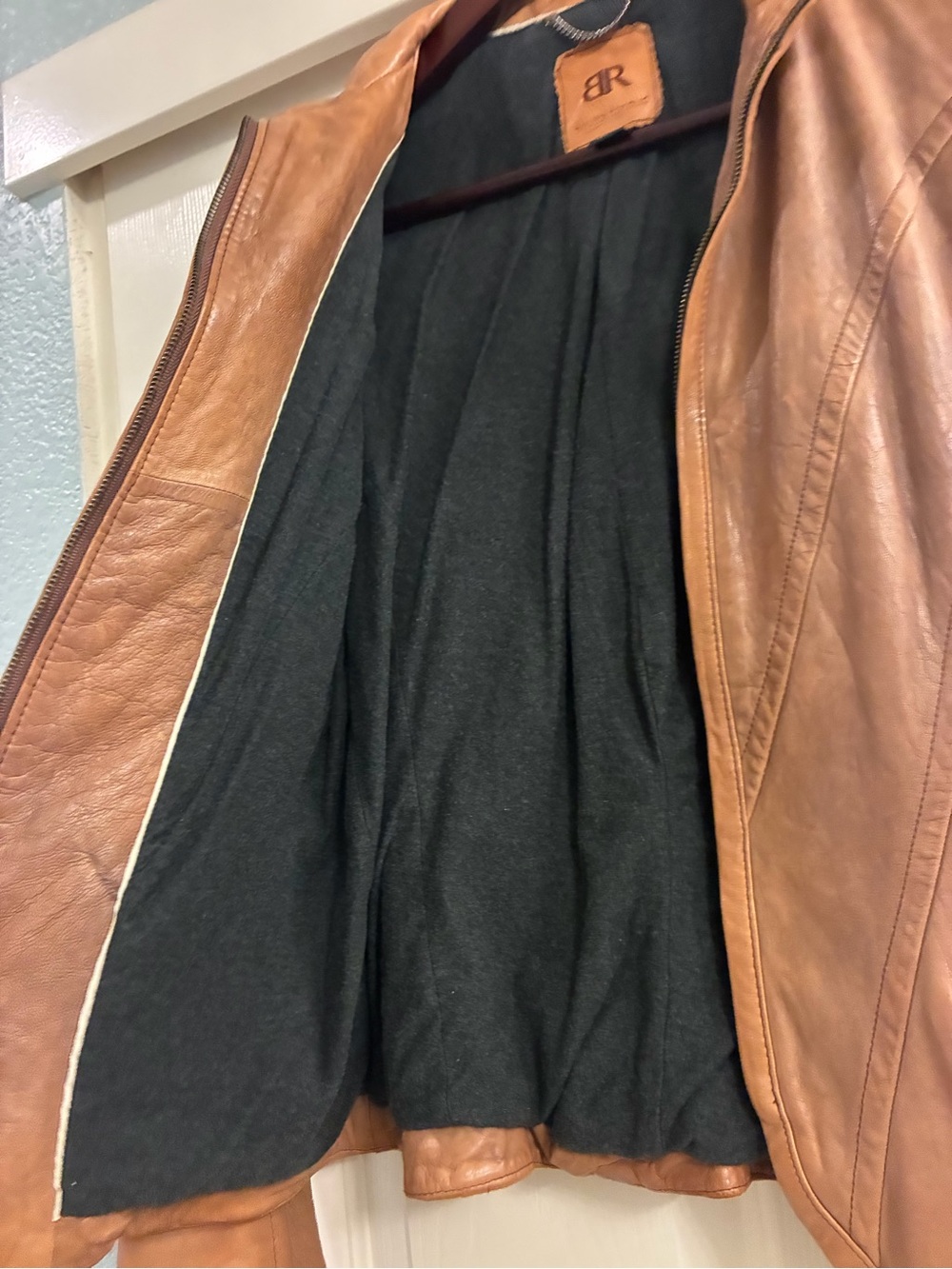 Banana Republic Tan/Brown Women Leather Zip-Front Jacket. Size Small/Medium. - Picture 4 of 16
